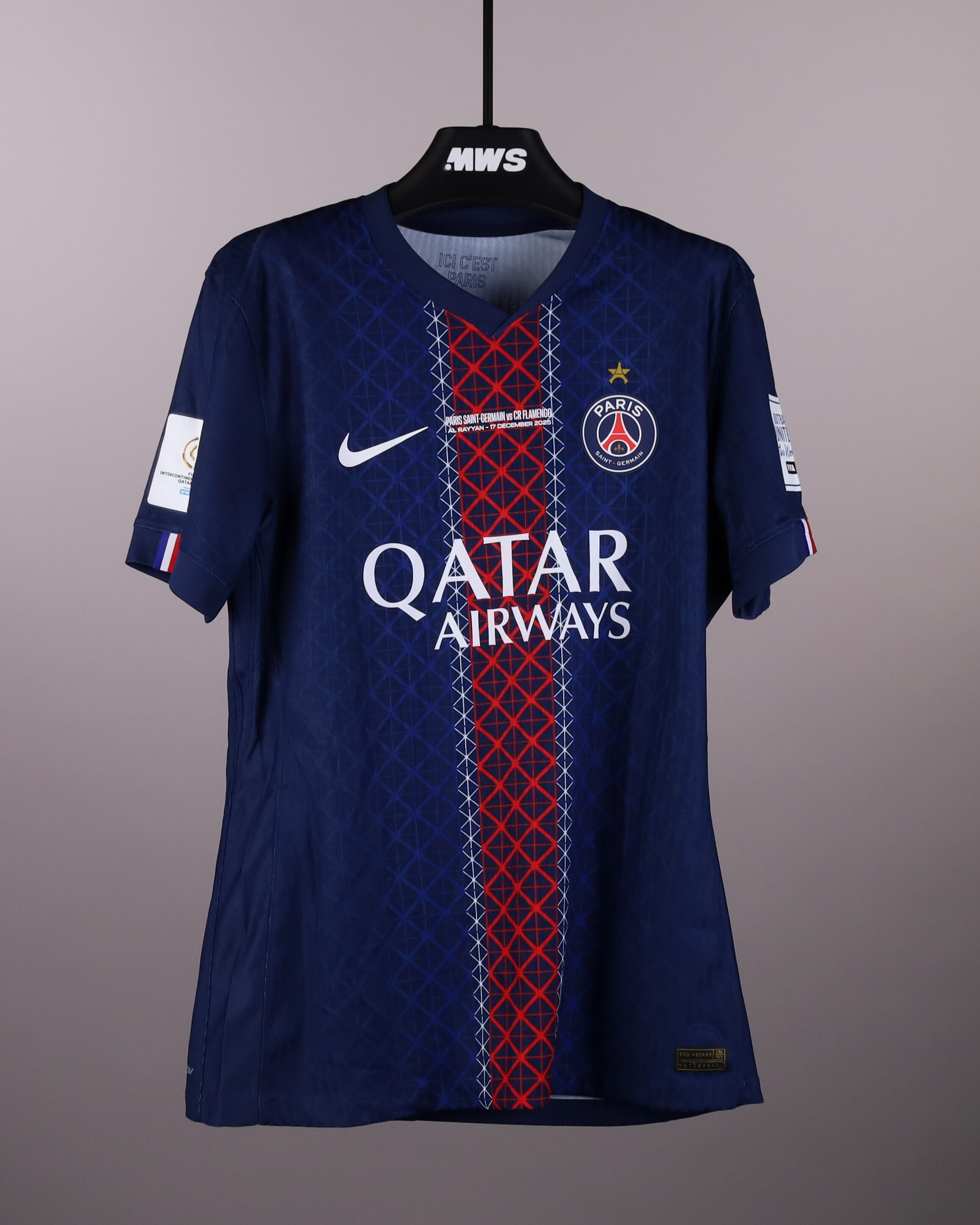 Lucas Hernández Paris Saint-Germain shirt