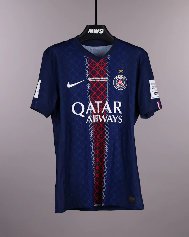 来自Paris Saint-Germain的Ibrahim Mbaye球衣
