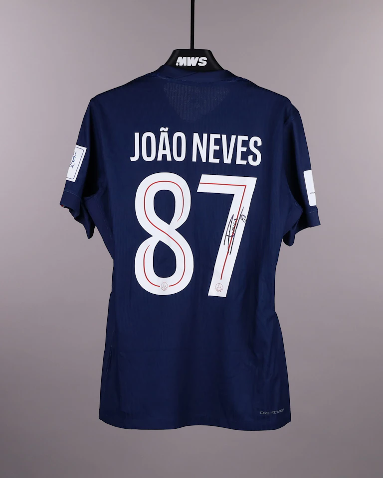 João Neves Paris Saint-Germain のシャツ