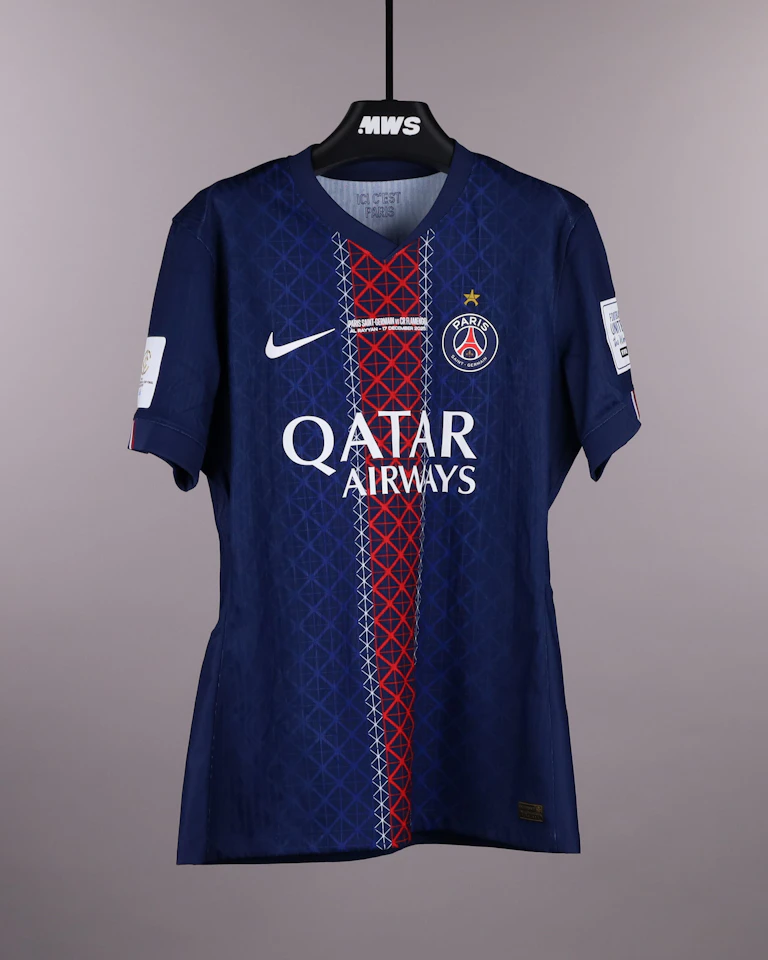 João Neves Paris Saint-Germain のシャツ