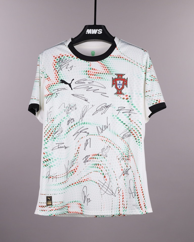 Squad Signed Shirt - 1