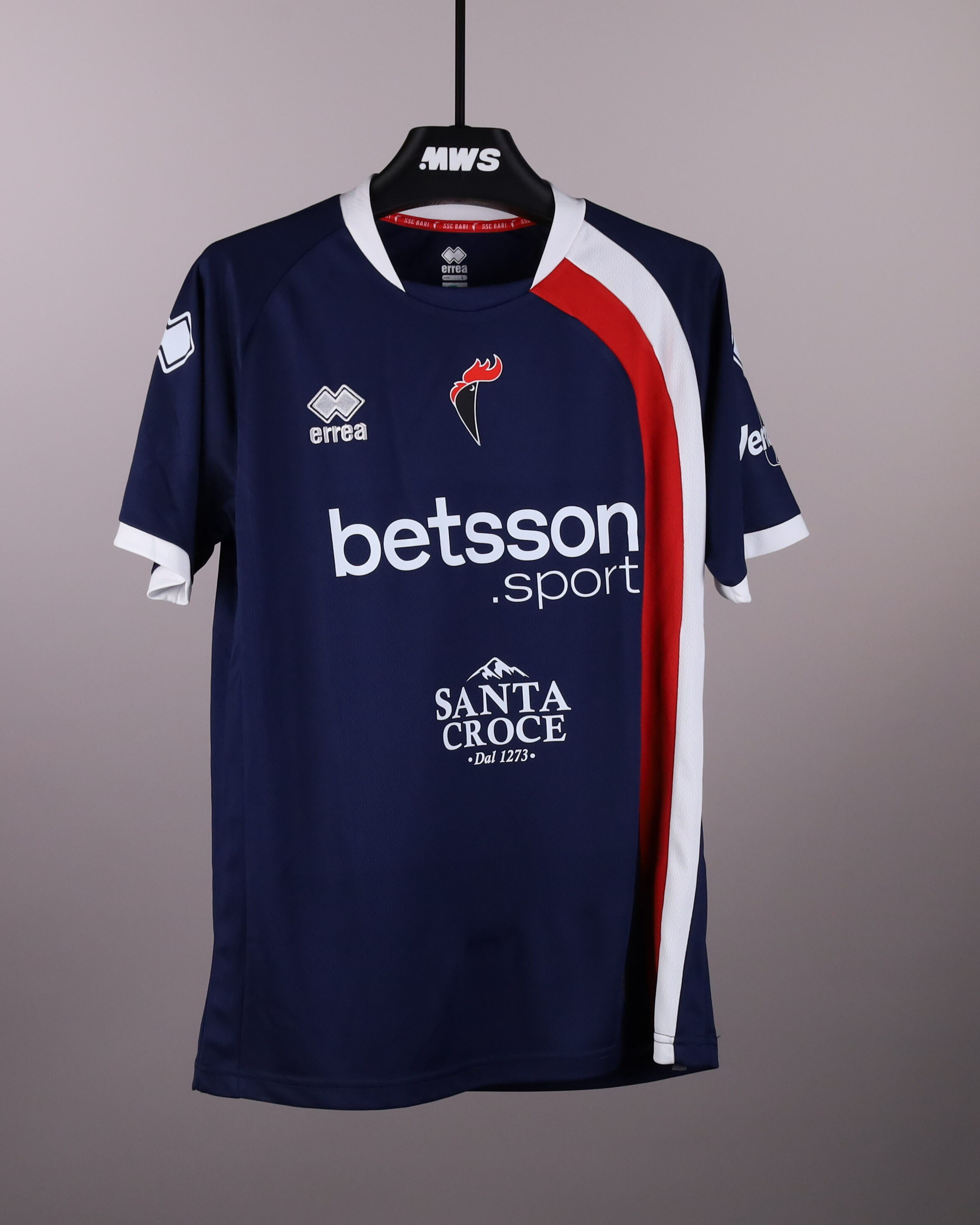 Squad Signed Shirt | S.S.C. Bari