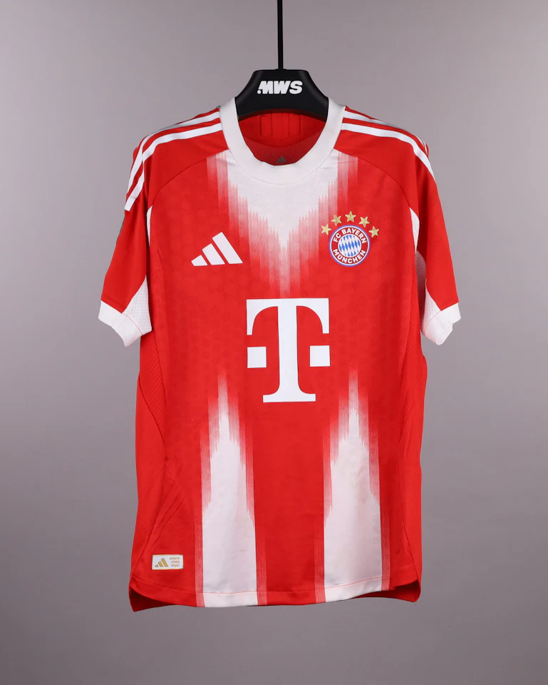 Dayot Upamecano FC Bayern München shirt