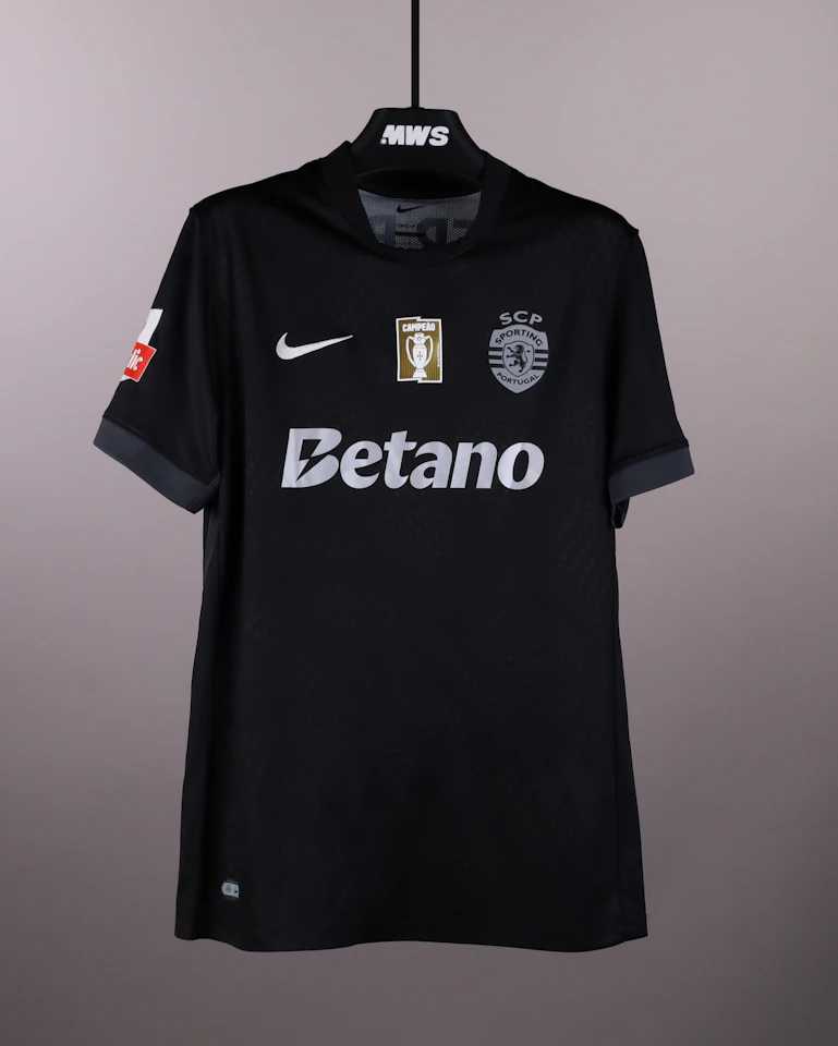 Iván Fresneda Sporting CP jersey