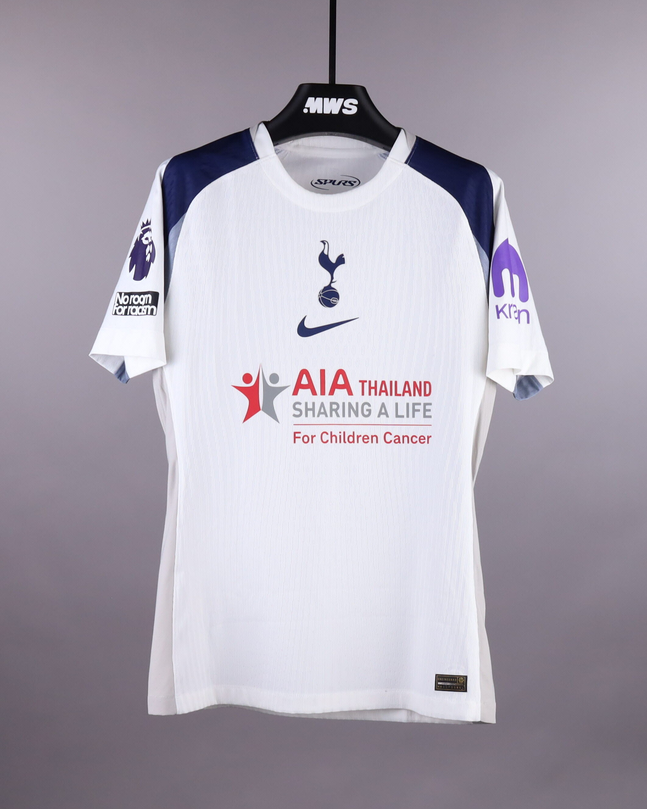 Pedro Porro Tottenham Hotspur shirt