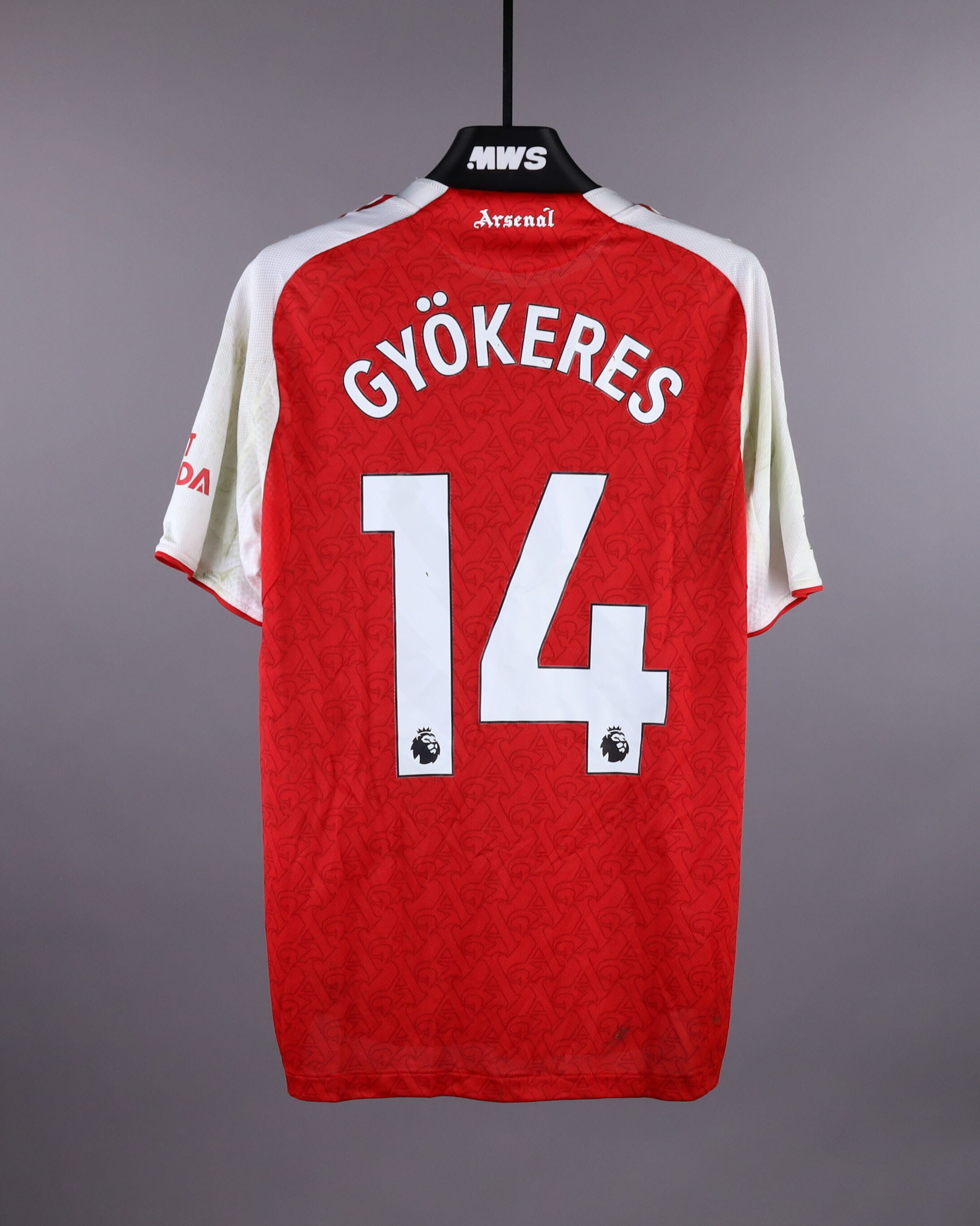 Viktor Gyökeres Arsenal shirt