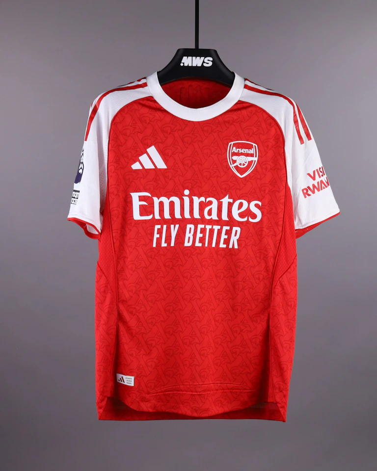 来自Arsenal的Martin Ødegaard球衣