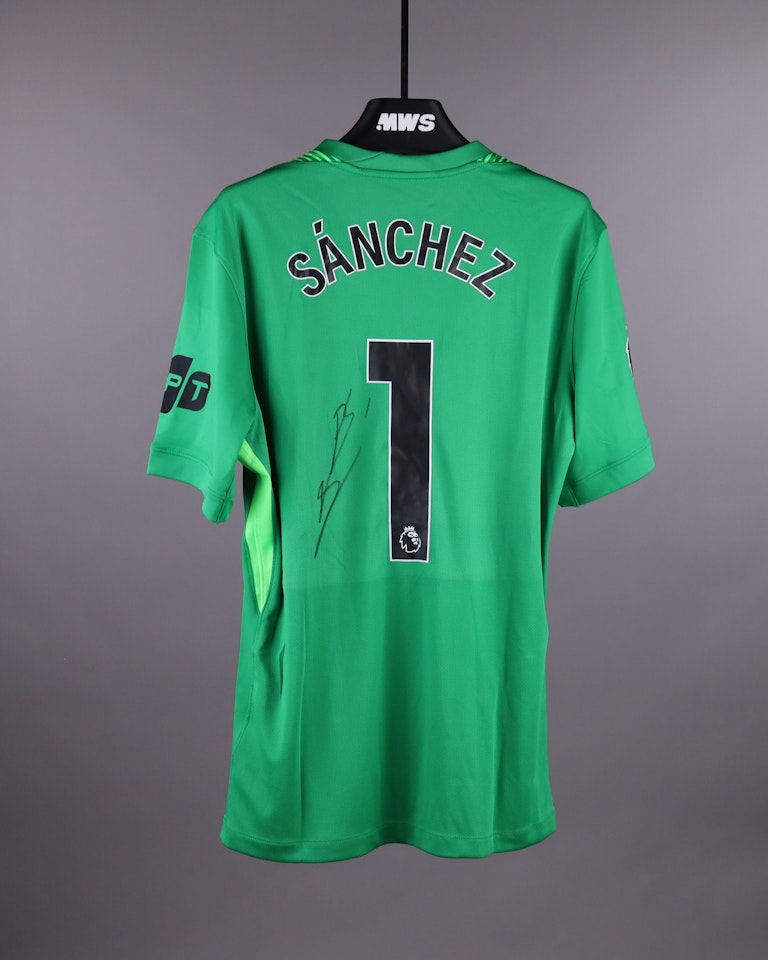 Robert Sánchez Chelsea jersey