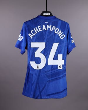 Chelsea 팀의 Joshua Acheampong 셔츠