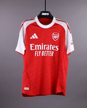 来自Arsenal的Piero Hincapié球衣