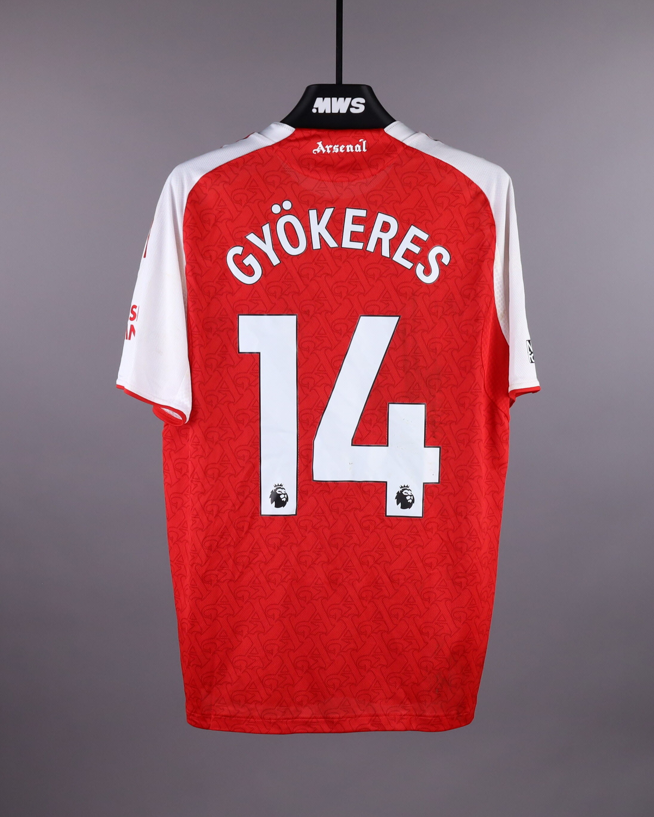 Viktor Gyökeres Arsenal shirt