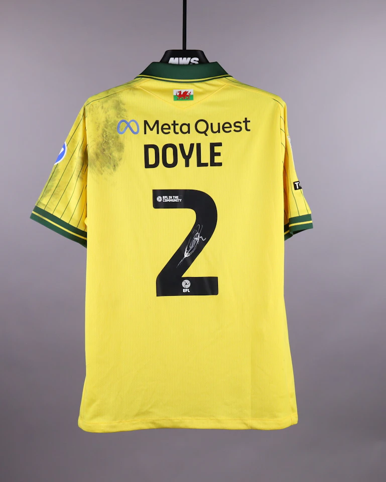 来自Wrexham A.F.C.的Callum Doyle球衣