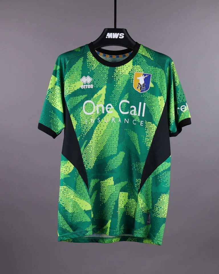 Liam Roberts Mansfield Town jersey