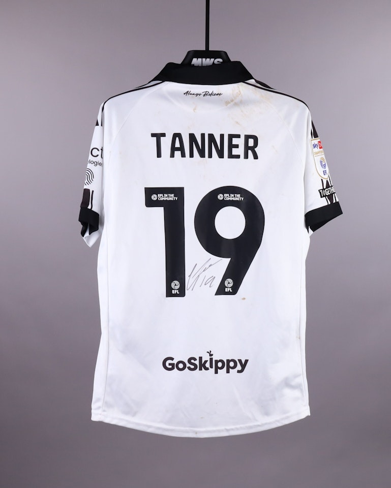 来自Bristol City的George Tanner球衣