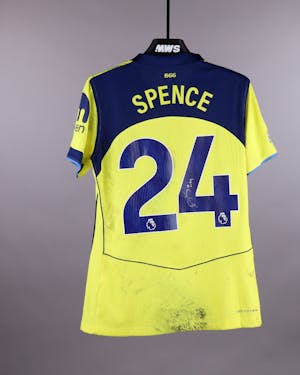 Tottenham Hotspur 팀의 Djed Spence 셔츠