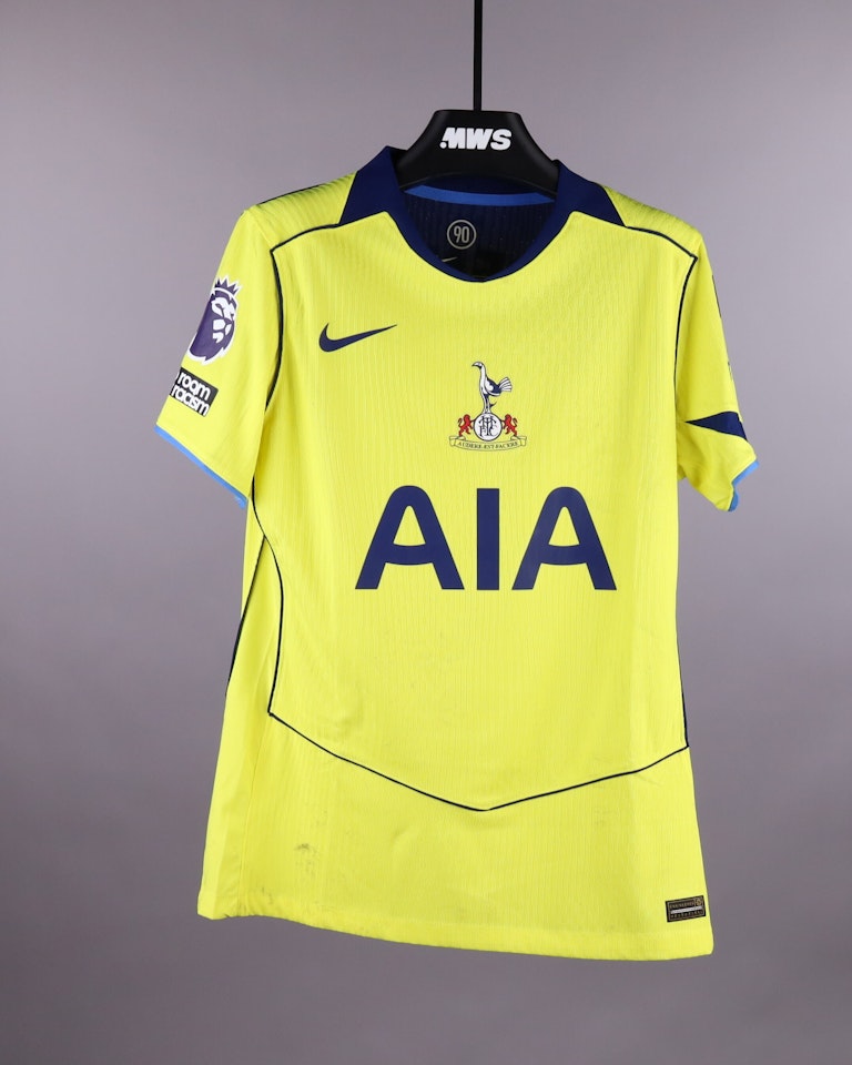 Tottenham Hotspur 팀의 Djed Spence 셔츠
