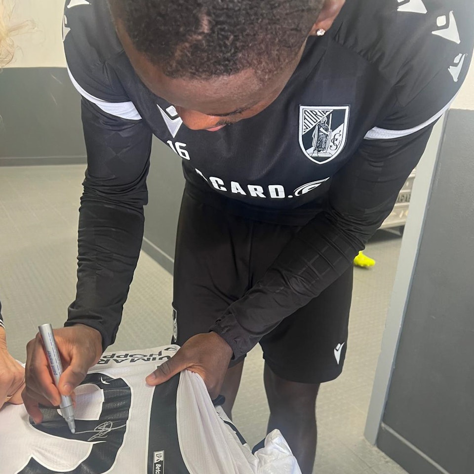 Benedito Mambuene Mukendi Vitória SC jersey