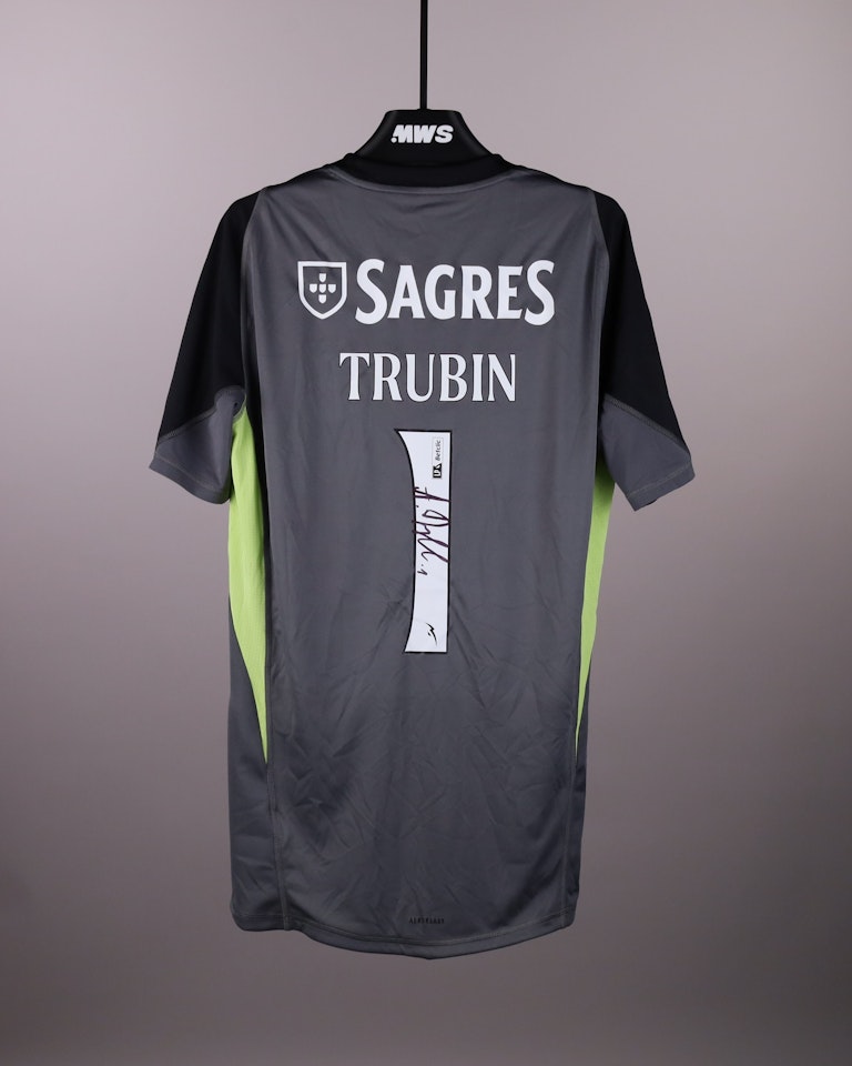 Anatolii Trubin SL Benfica jersey