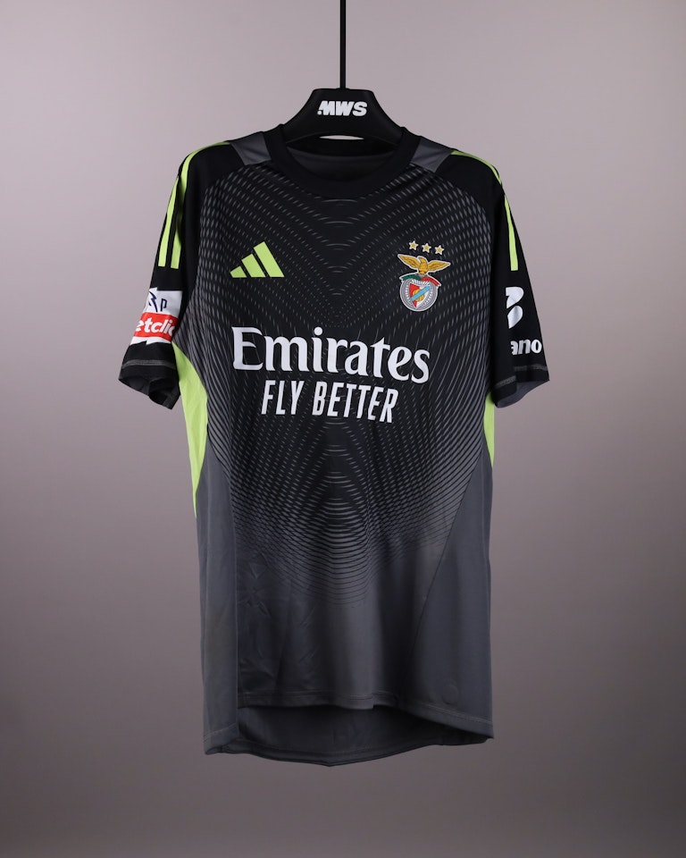 Anatolii Trubin SL Benfica jersey