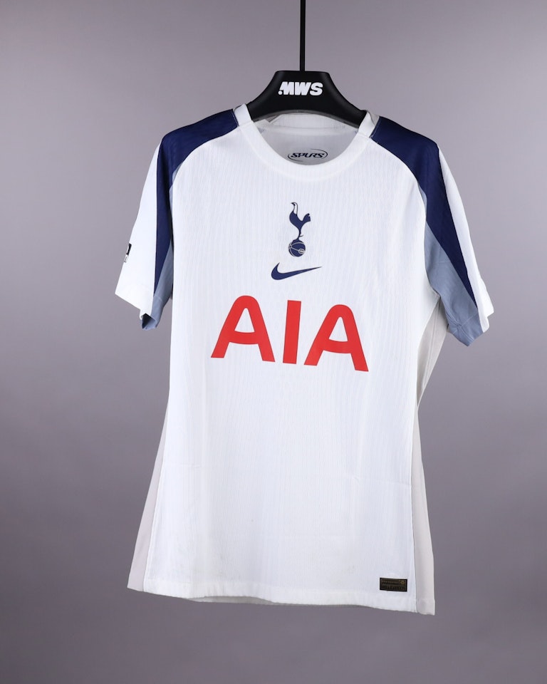 Cristian Romero Tottenham Hotspur jersey