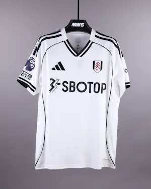 来自Fulham的Antonee Robinson球衣