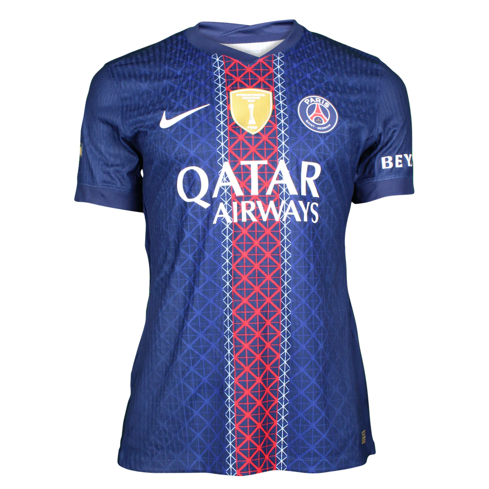 Khvicha Kvaratskhelia Paris Saint-Germain shirt