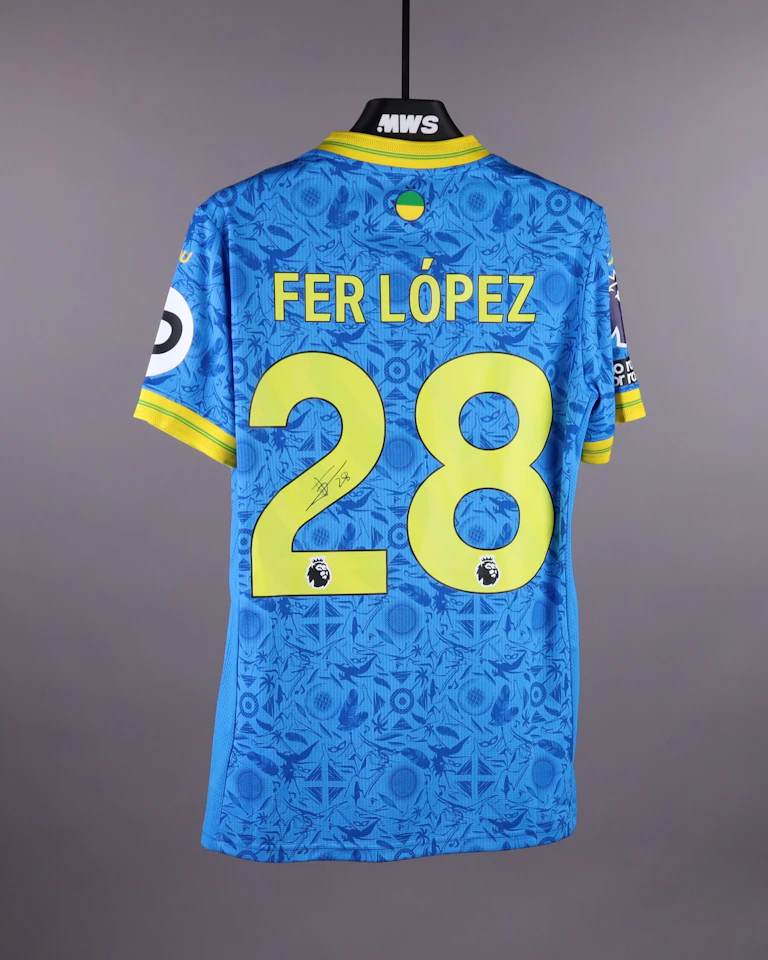 Fernando López Wolverhampton Wanderers jersey