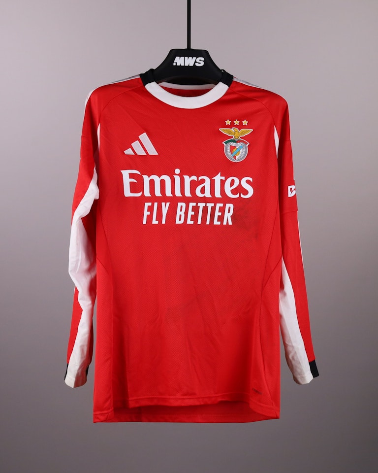 Nicolás Otamendi SL Benfica jersey