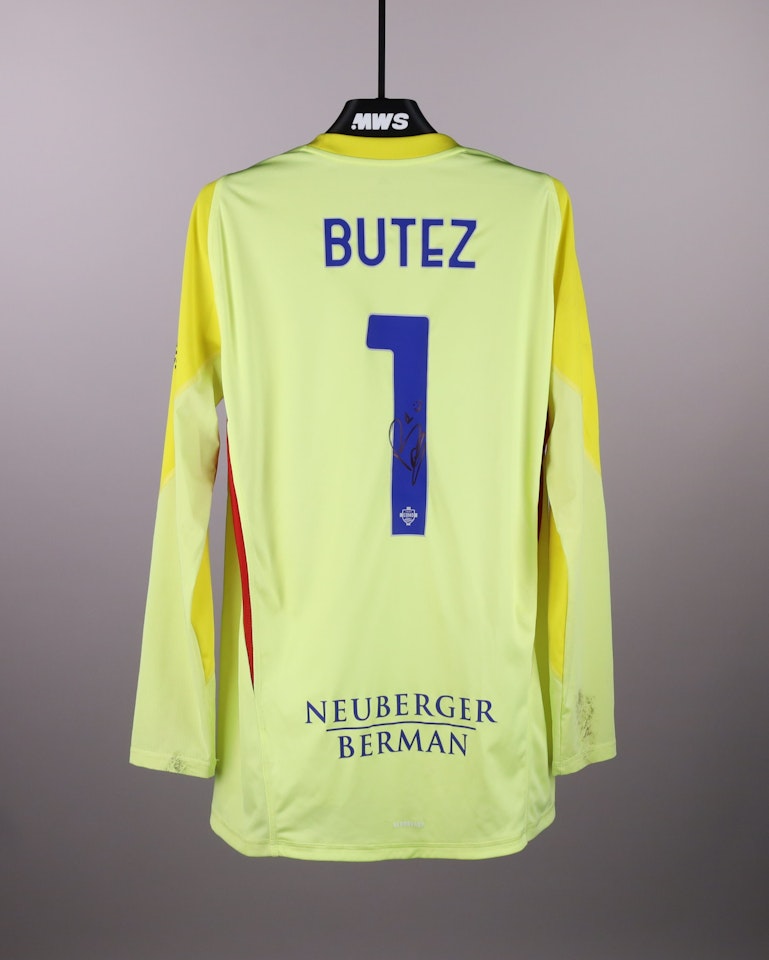 Como 1907 팀의 Jean Butez 셔츠