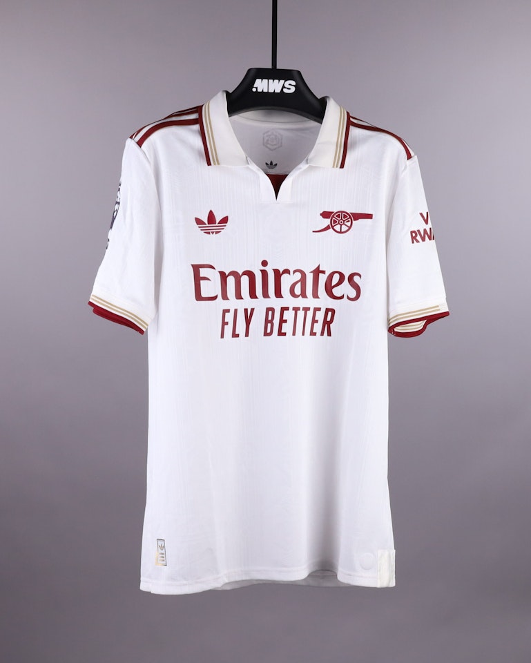 Martin Ødegaard Arsenal のシャツ