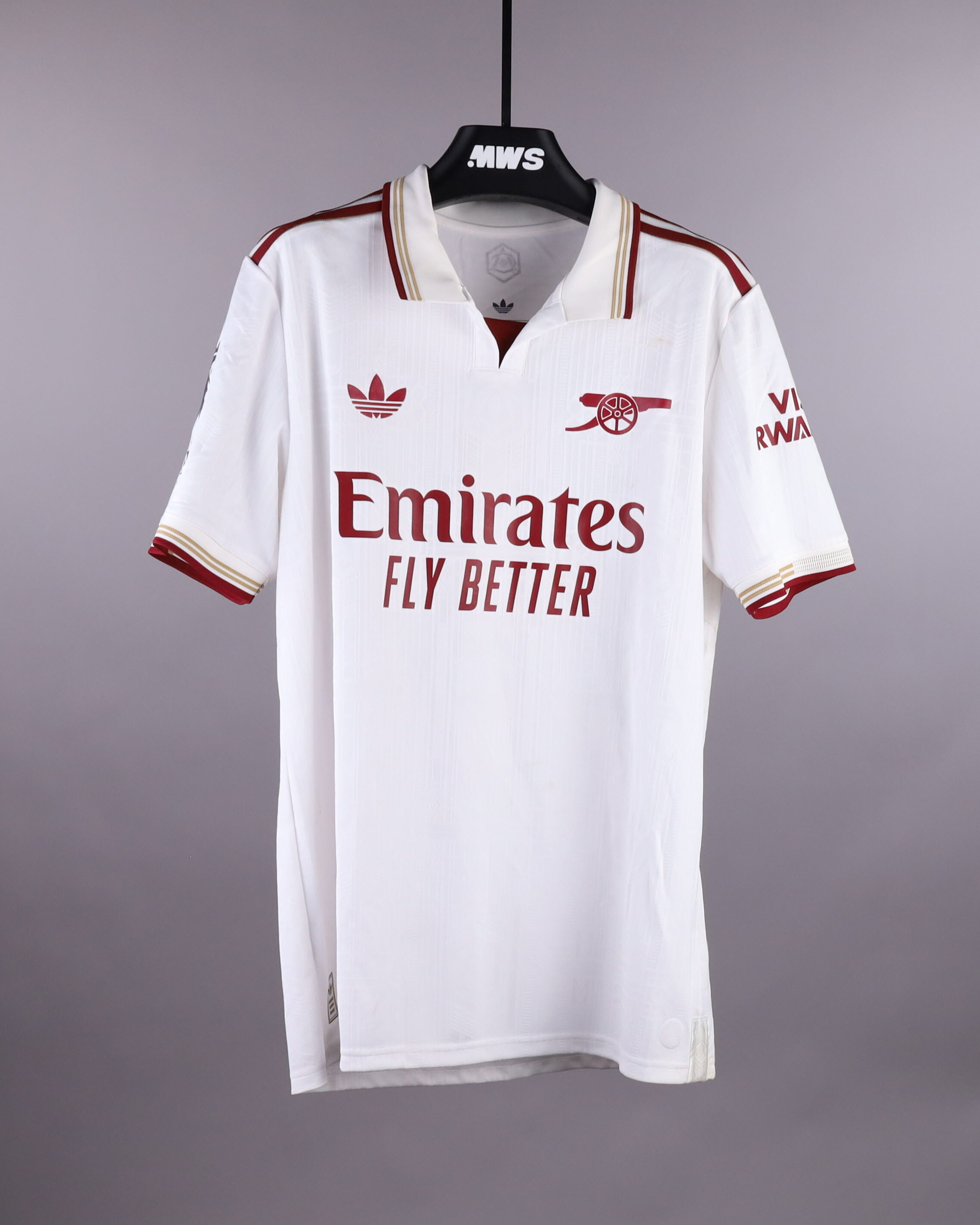 Viktor Gyökeres Arsenal shirt