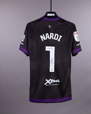 Paul Nardi Queens Park Rangers のシャツ