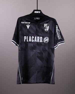 Alioune Ndoye Vitória SC camisa.