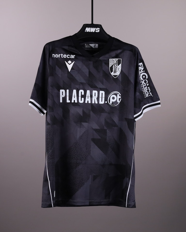 Alioune Ndoye Vitória SC jersey
