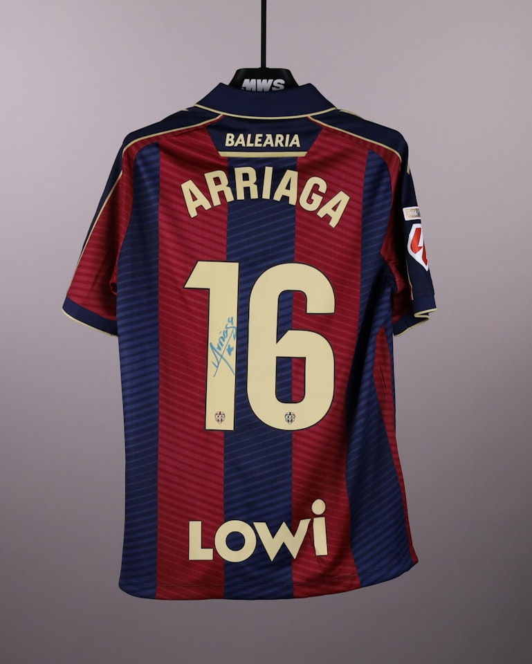 Kervin Arriaga Levante UD jersey
