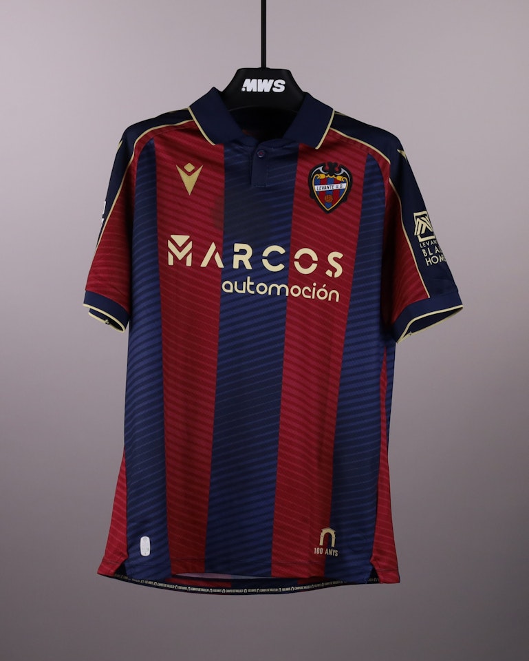 Kervin Arriaga Levante UD jersey