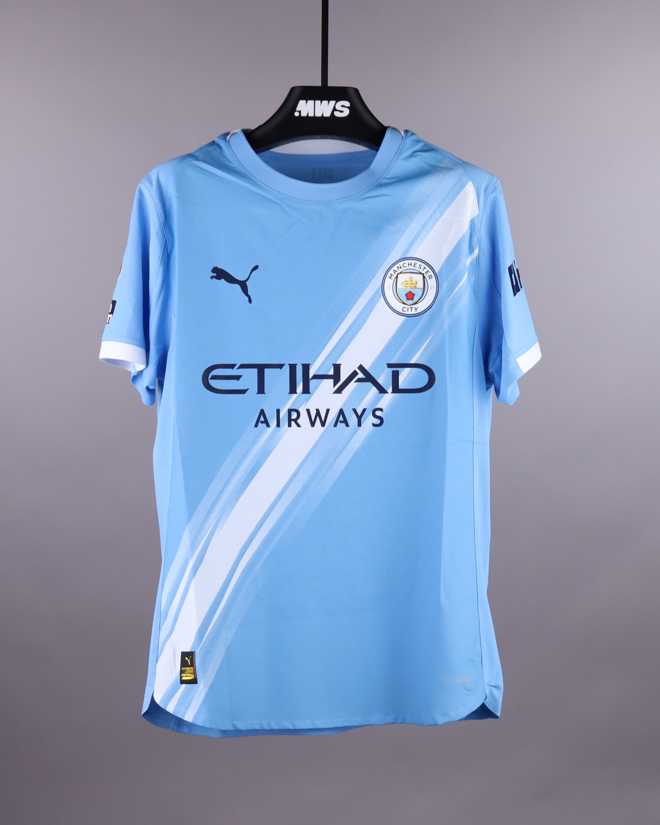 Tijjani Reijnders Manchester City shirt
