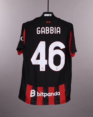 Matteo Gabbia AC Milan camisa.