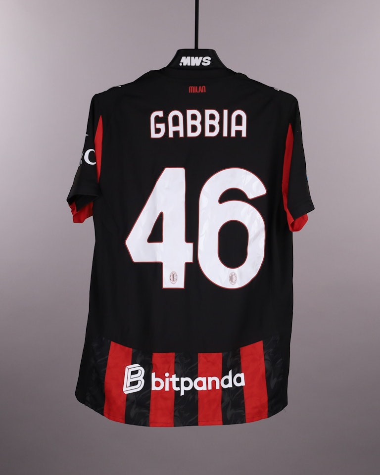 Matteo Gabbia AC Milan camisa.