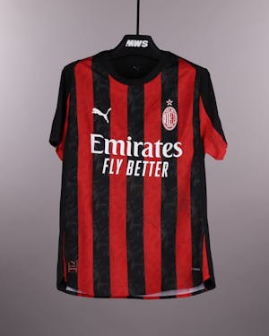 Matteo Gabbia AC Milan camisa.