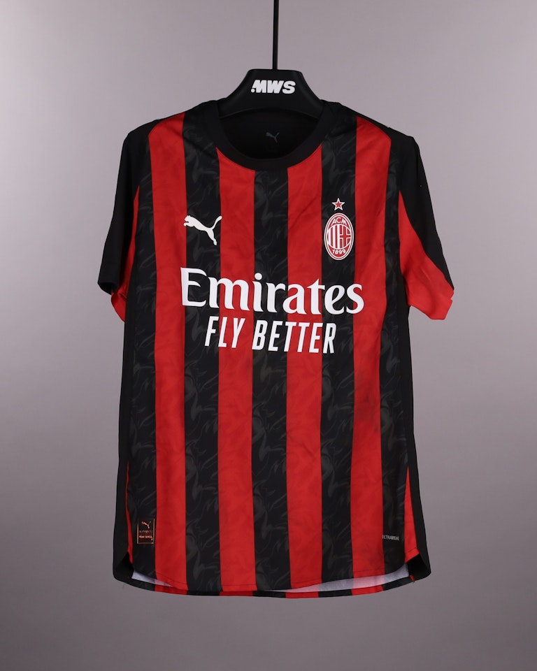 Matteo Gabbia AC Milan camisa.