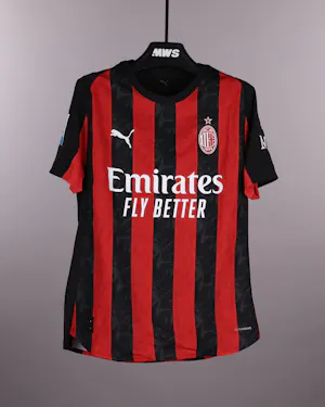Pervis Estupiñán AC Milan shirt