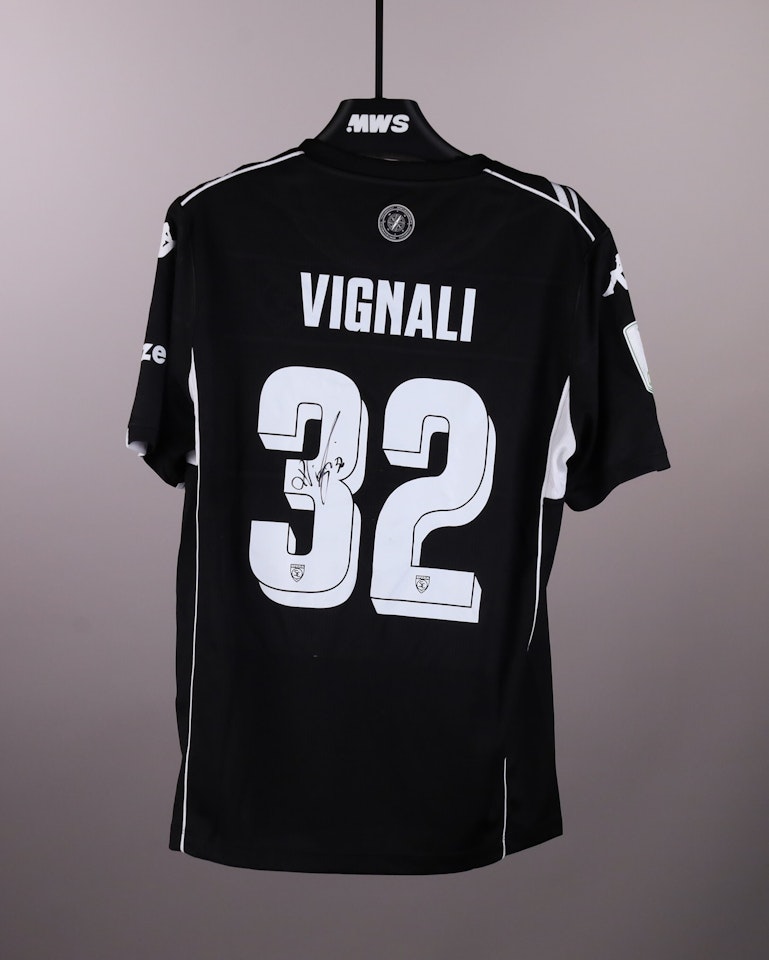 来自Spezia Calcio的Luca Vignali球衣