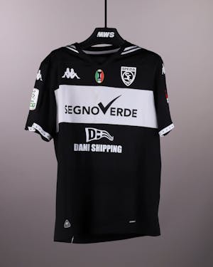 来自Spezia Calcio的Luca Vignali球衣