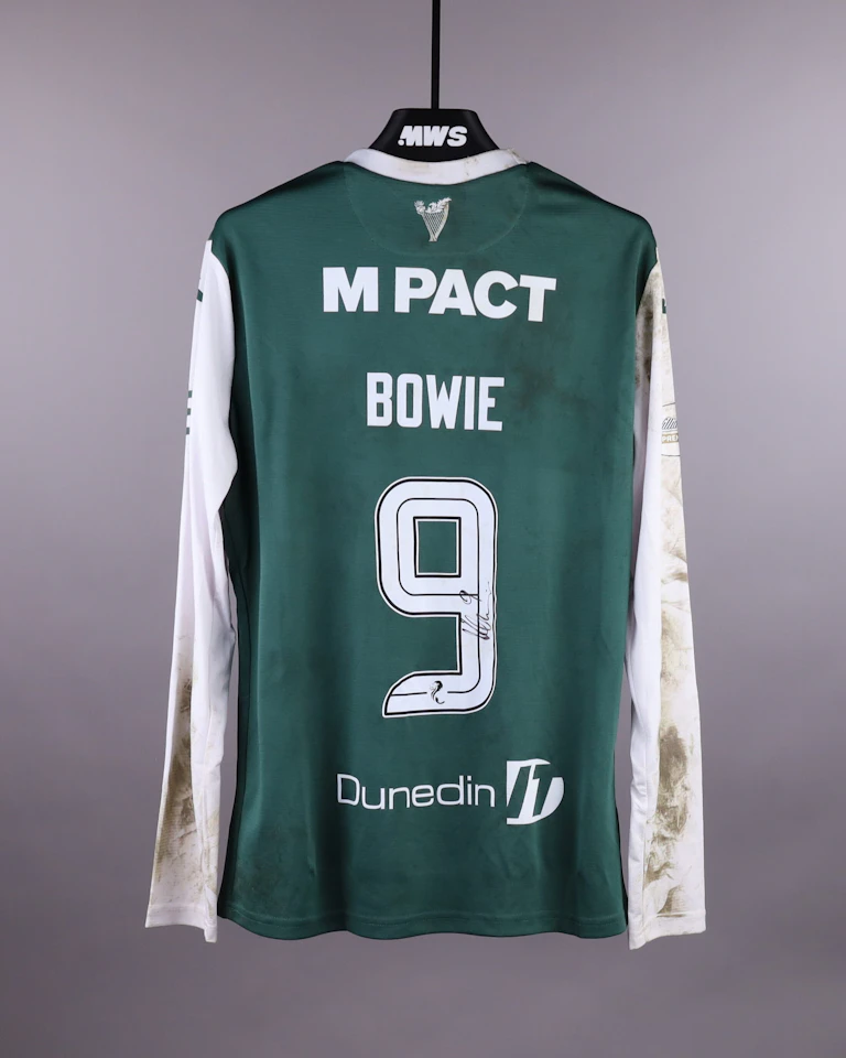 Kieron Bowie Hibernian shirt