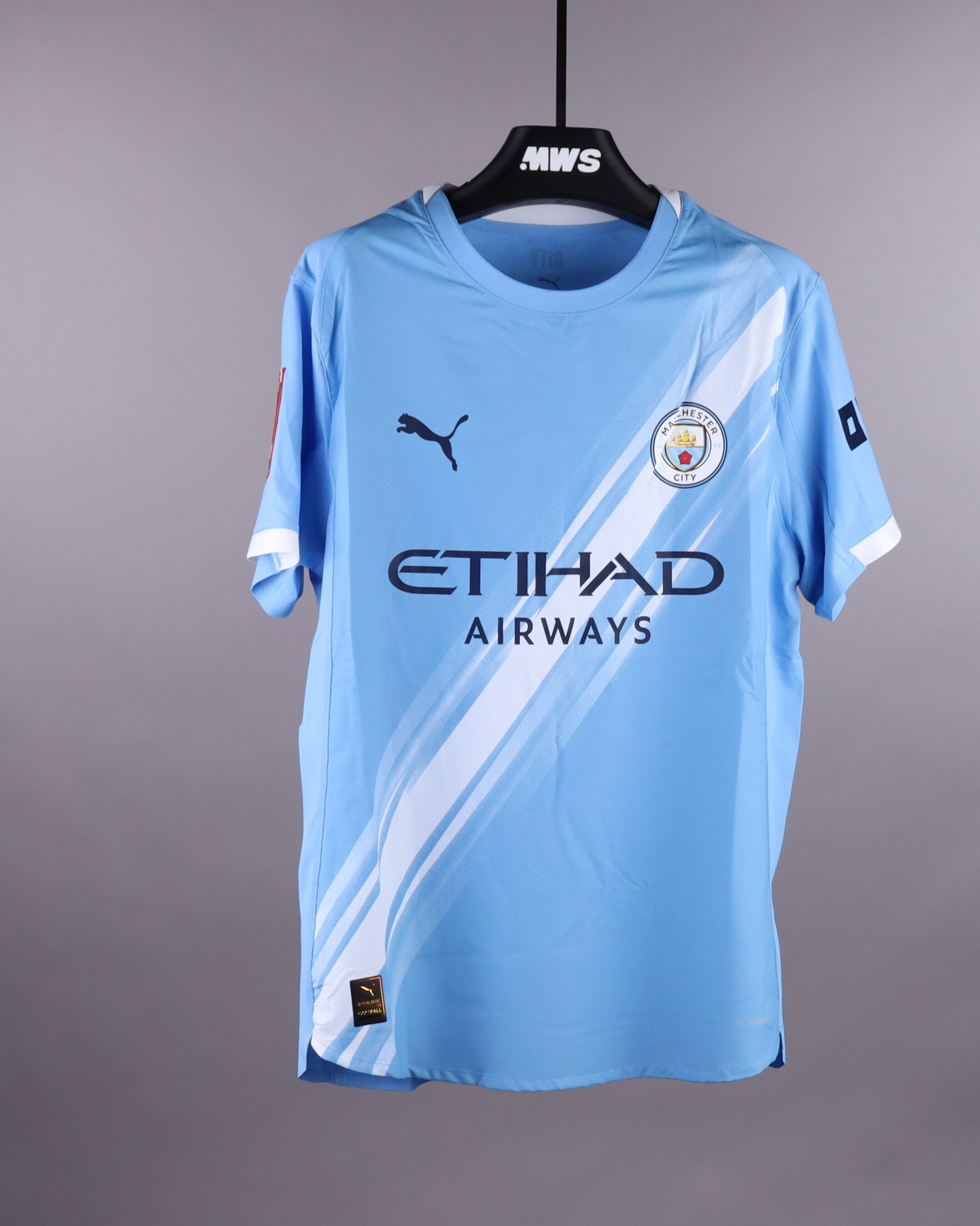 Tijjani Reijnders Manchester City shirt