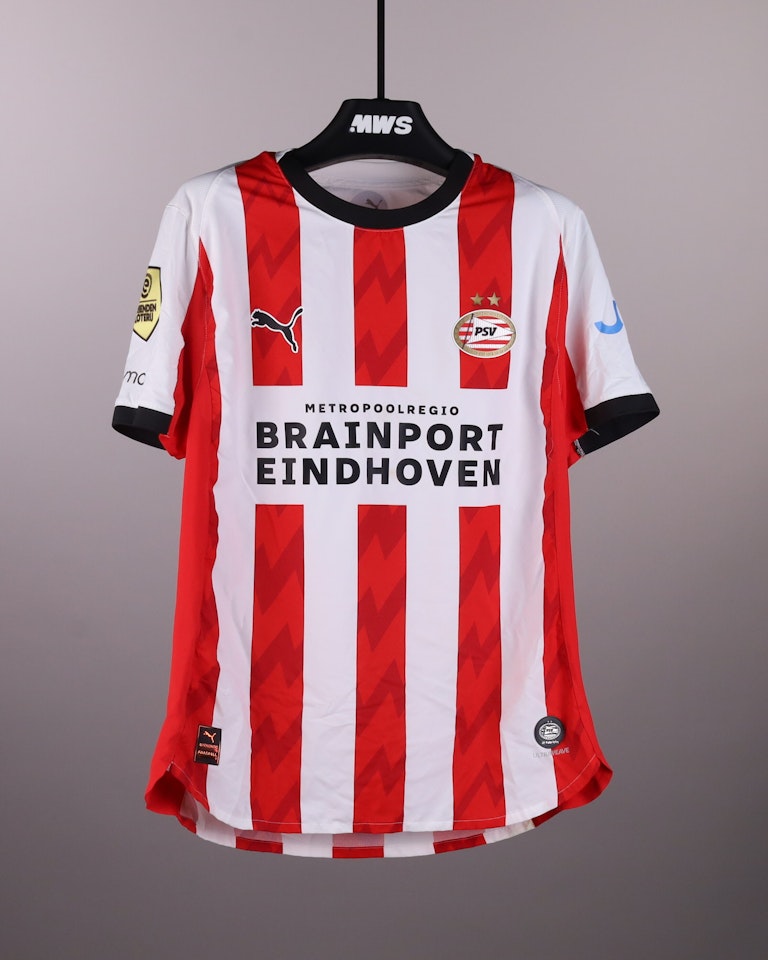来自PSV的Yarek Gasiorowski Hernandis球衣