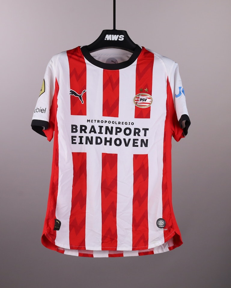 Dennis Man PSV jersey