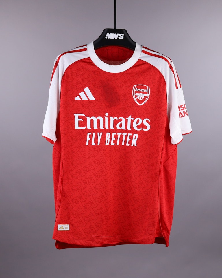 Gabriel Magalhães Arsenal のシャツ