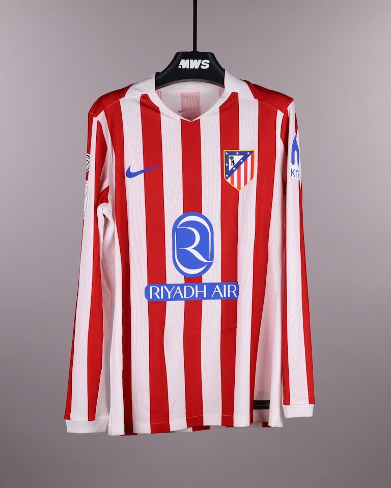 Johnny Cardoso Atlético de Madrid のシャツ